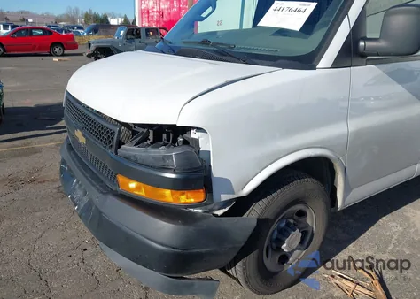 2022 Chevrolet Express Cargo Rwd 2500 Regular Wheelbase Wt из США, поврежденный, VIN 1GCWGAFP1N1260327